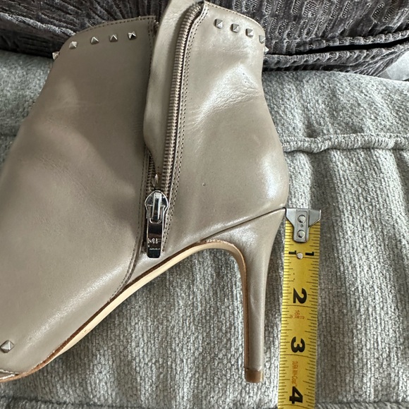 Studded heel Taupe Ankle Boots 9.5 - Picture 6 of 7